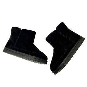 Old Navy Fuzzy Booties Size 12